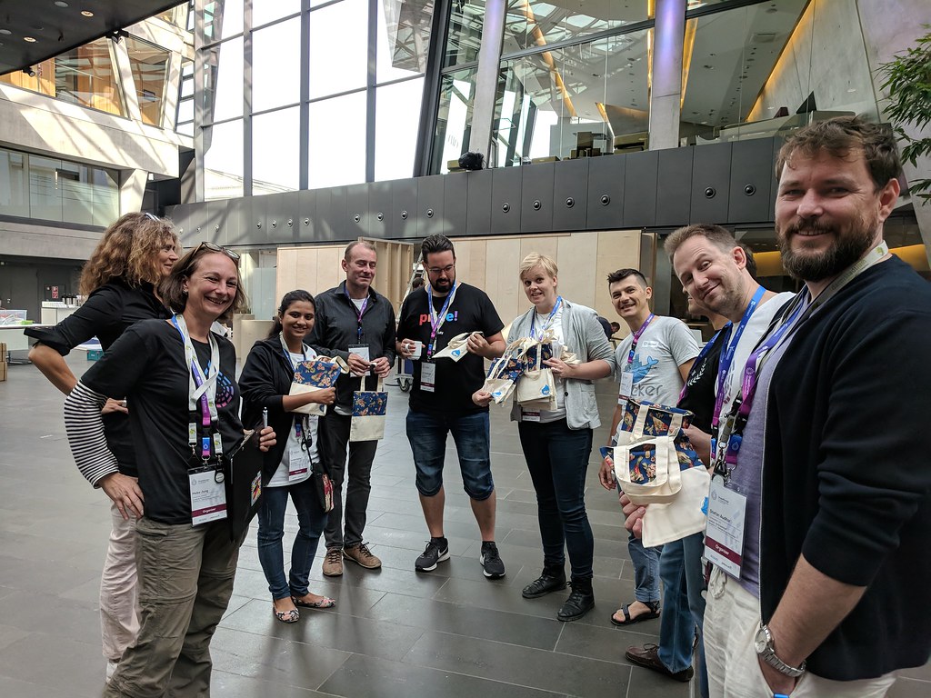 Surabhi and her organizing team received gifts in DrupalCamp Europe 2018.